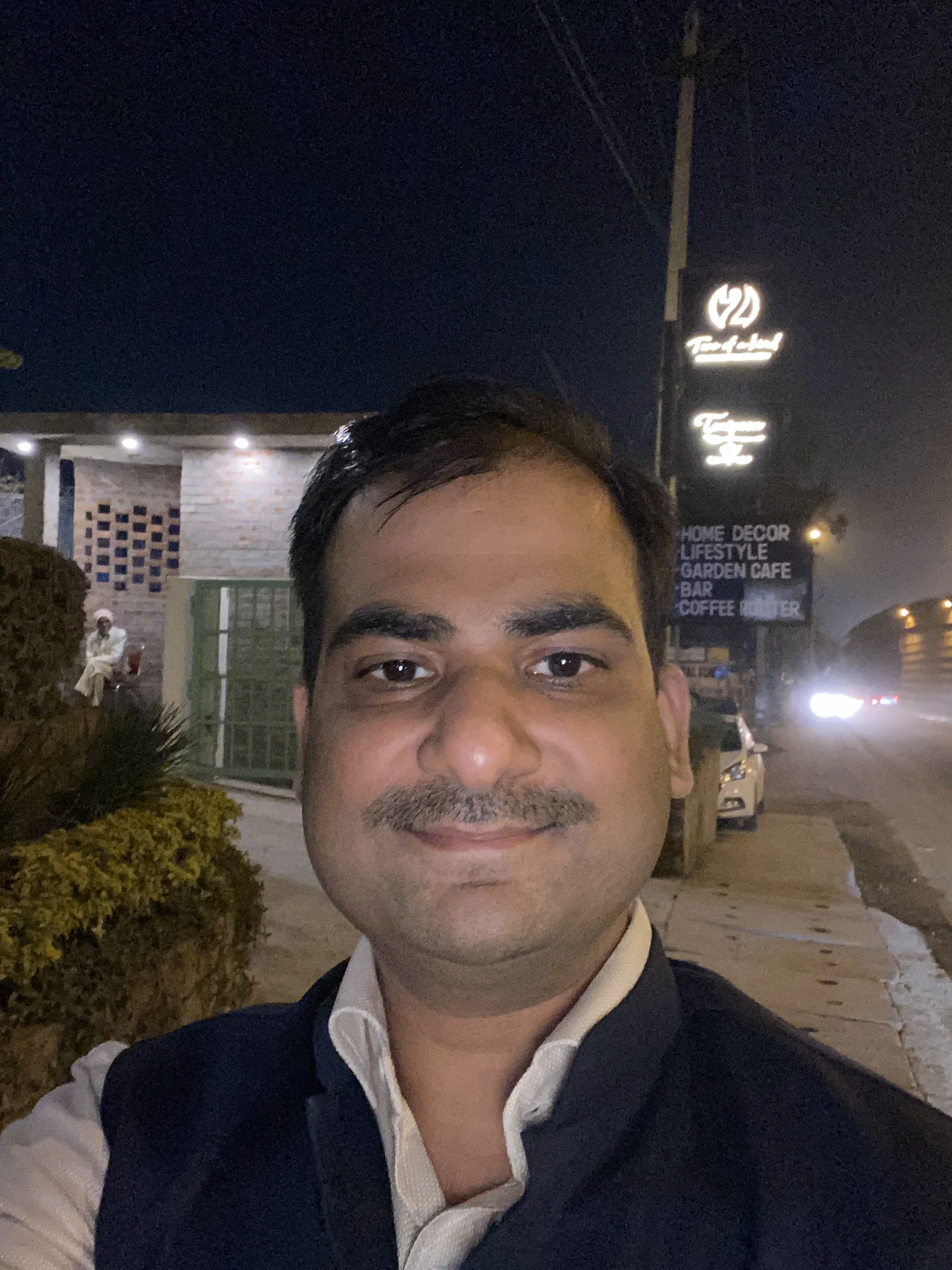 Dr Sandeep Gupta